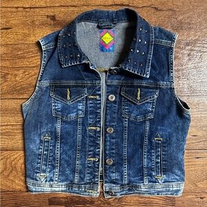 Thinner ~ Women’s Size 11 ~ Blur Denim W/ Silver Studded Sleeveless Vest